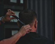 آموزشگاه آرایشگری مردانه شبرنگ
