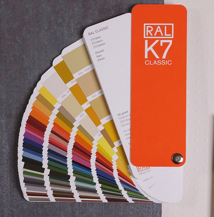 ral-k7-farbfaecher-01