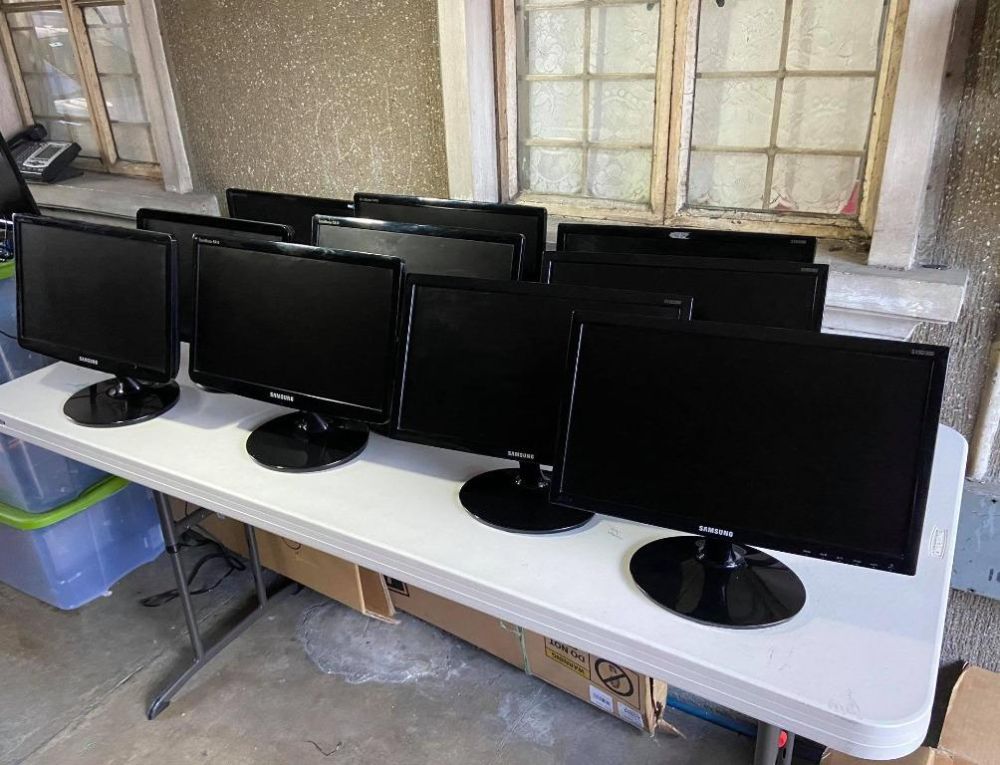 monitors_for_sale_second_hand__1595885783_933aa668_progressive