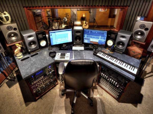 Control-Room-640x480