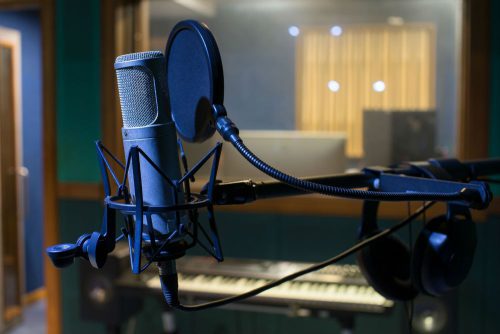 What-Microphone-is-Used-in-Recording-Studios-Setting-Up-a-Recording-Studio-101