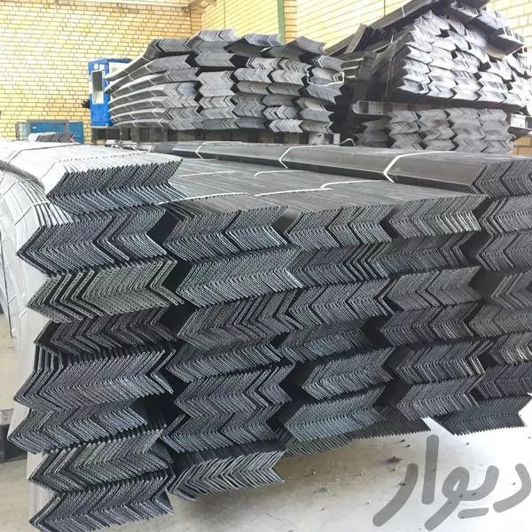نبشی پلاستیکی ۵