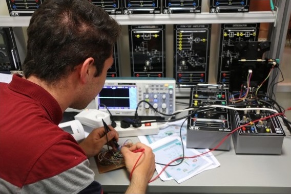 medium-electronics-1588756350