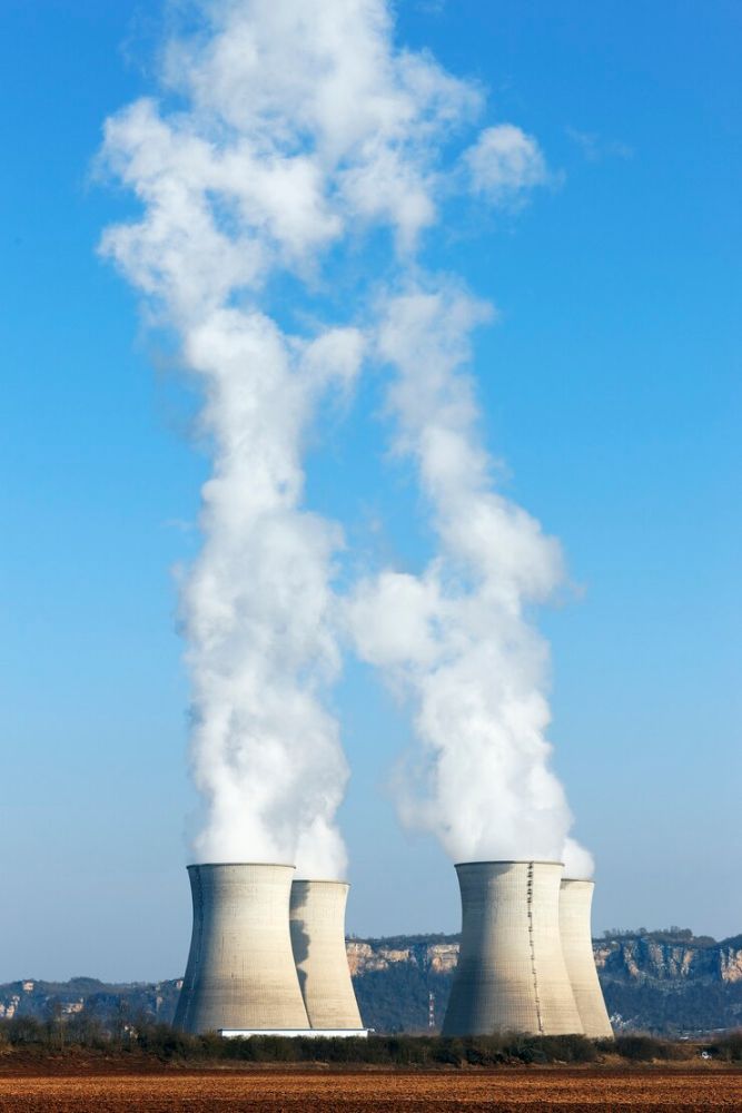 big-chimneys-with-smoke_268835-3404