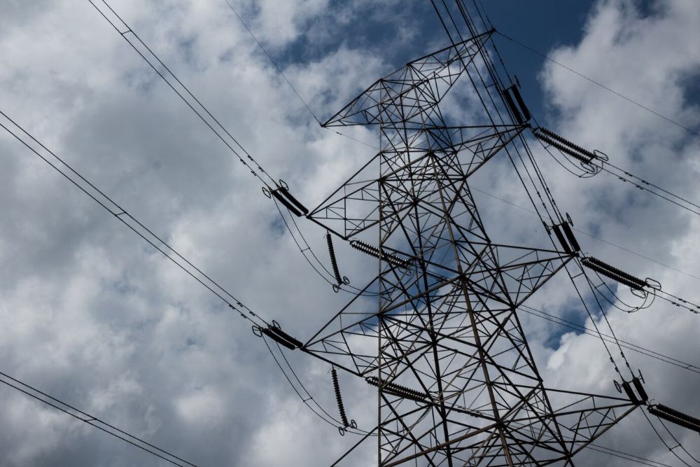 power-lines-with-clouds-background_1353-238