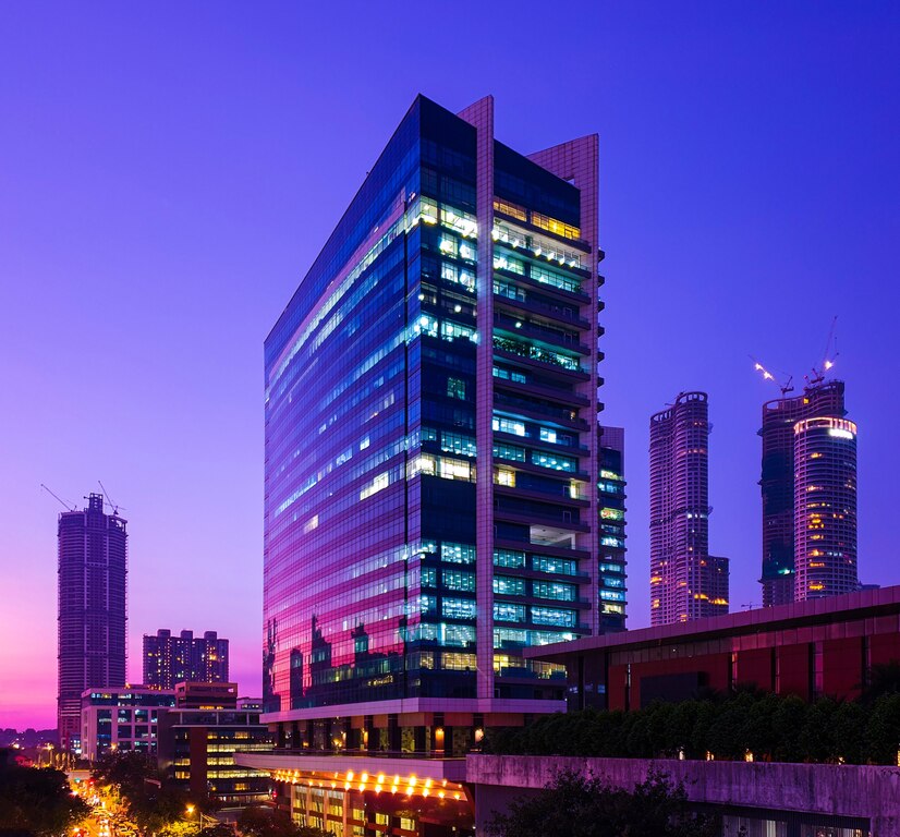 glassclad-skyscrapers-central-mumbai-reflecting-sunset-hues-blue-hour_469504-15