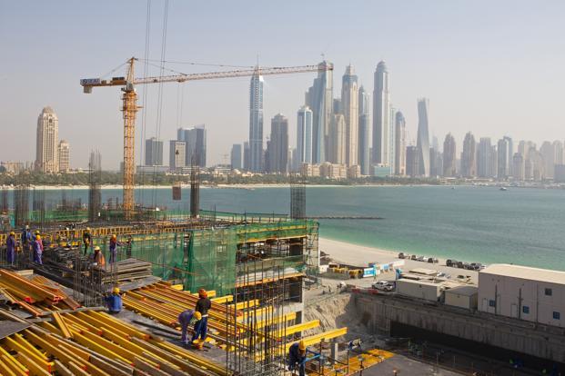 dubaiconstruction1-kHW--621x414@LiveMint