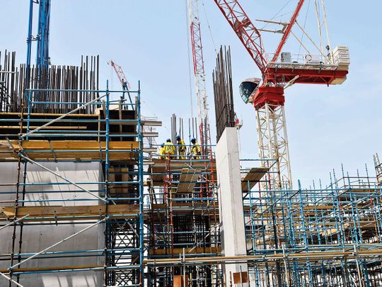 BUS-DUBAI-CONSTRUCTION13--Read-Only-_16e31822a8a_medium