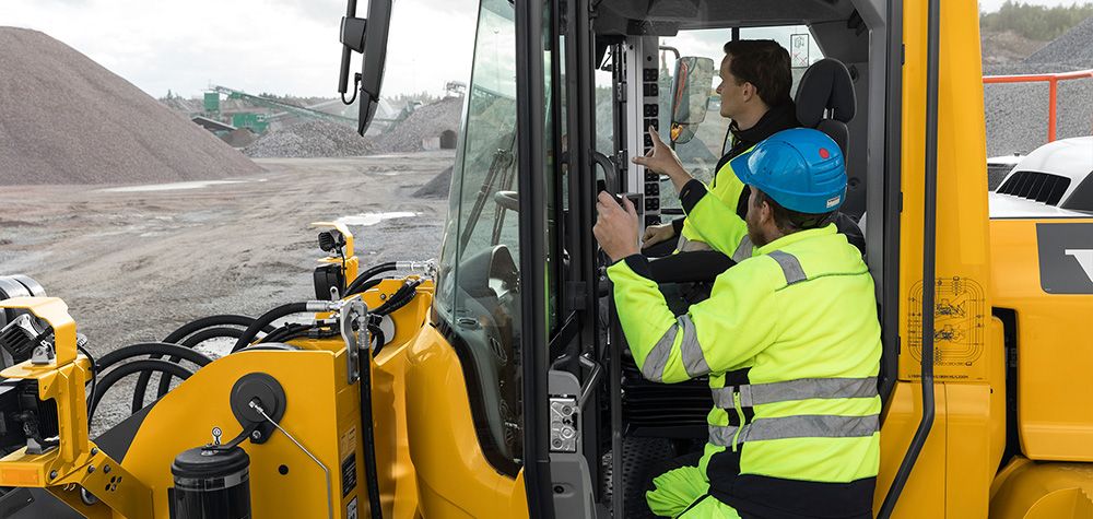 volvo-wheel-loader-hiring-best-frontend-loader-operator-100x475-1