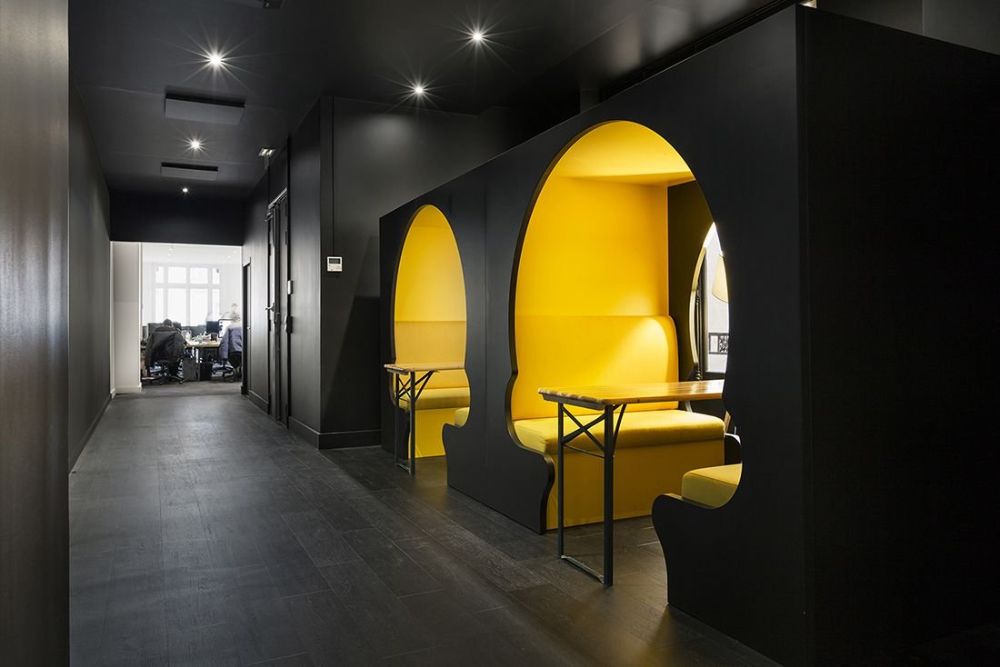 1686672630_en-idei-club-p-building-yellow-black-dizain-pinterest-1