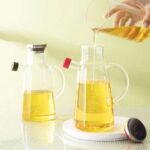 Pyrex fine oil container (1)