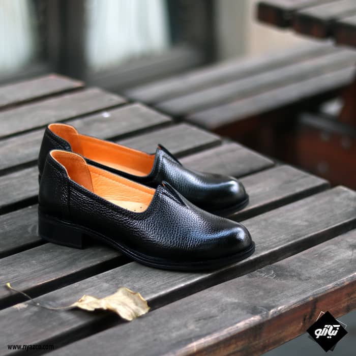 rhino-women-leather-comfort-shoes-elina-model-banner