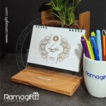تقویم رومیزی با پایه چوبی (1)