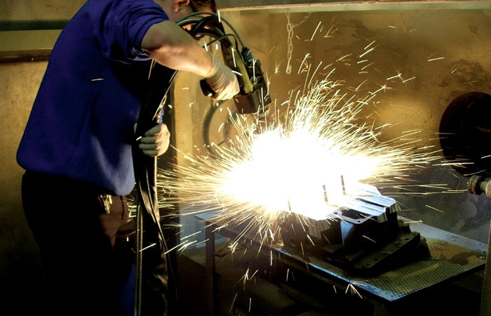Metal-Spray-1