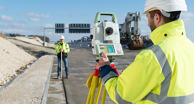 Leica-TS13-Highway-Measure-Two-Person-800x428-2